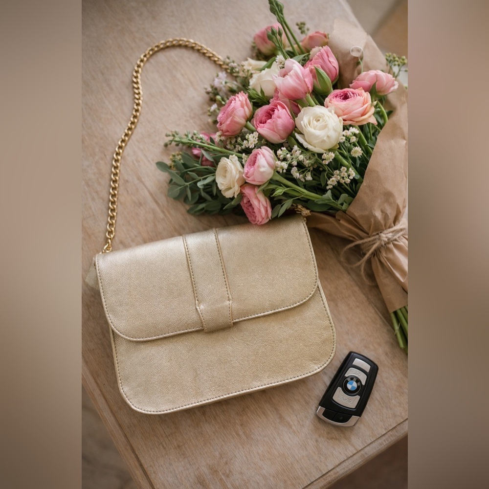 Gold Textured Leather Shoulder Bag Chain Strap Day, Night & Travel-Ready Chic